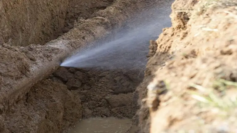 Fuite d&rsquo;eau entre route et villa &agrave; Gen&egrave;ve : JD Dusonchet intervient rapidement pour d&eacute;tecter et r&eacute;parer, &eacute;vitant d&eacute;g&acirc;ts majeurs et complications co&ucirc;teuses.