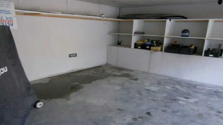 Infiltration ou flaque devant votre garage &agrave; Gen&egrave;ve ? D&eacute;couvrez qui est responsable d&rsquo;une fuite ext&eacute;rieure, et comment JD Dusonchet intervient rapidement pour localiser, creuser proprement et &eacute;viter les d&eacute;g&acirc;ts.